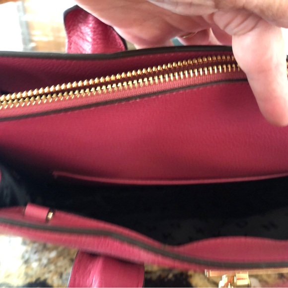 DKNY bag - Picture 7 of 7